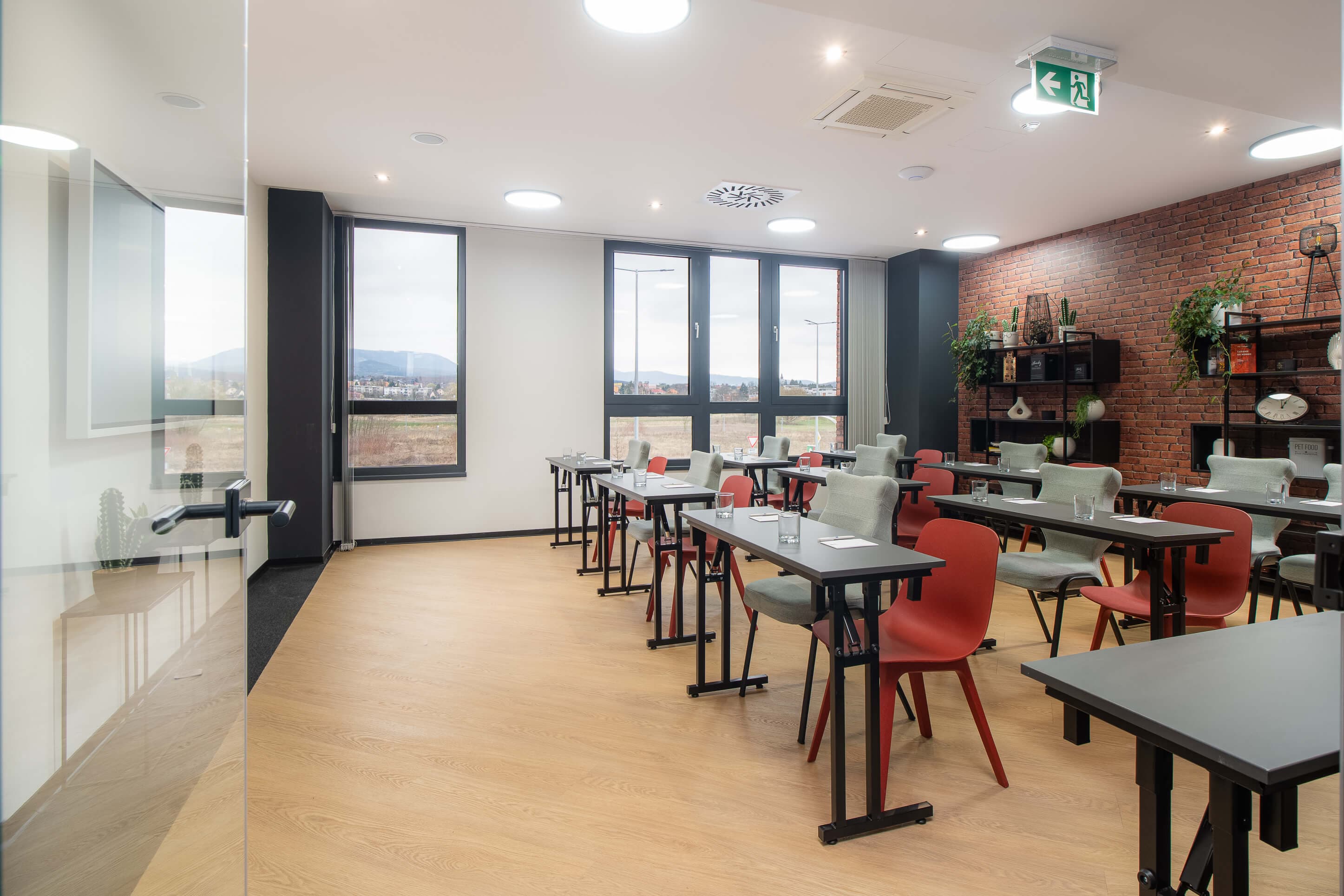 Moderná meetingová miestnosť pre vaše stretnutia